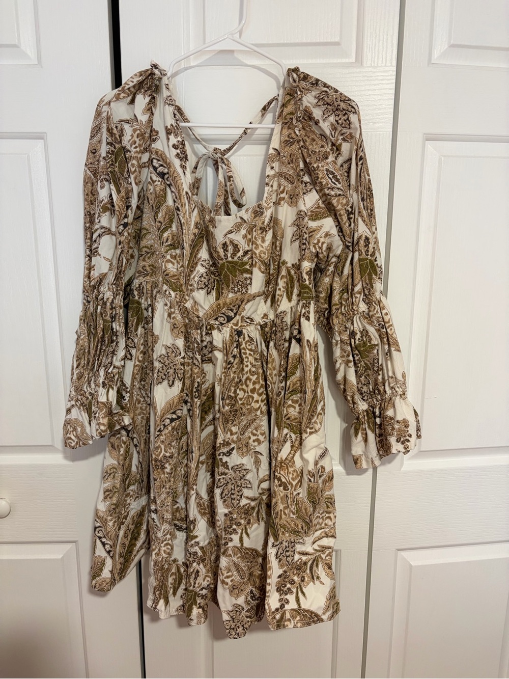 Pilcro Cream Floral Paisley Tiered Long Sleeve Dress
